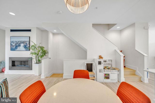 11326 EMERALD PARK RD, Potomac, MD 20854