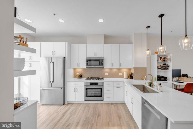 11326 EMERALD PARK RD, Potomac, MD 20854