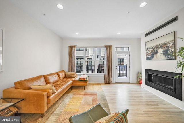 11326 EMERALD PARK RD, Potomac, MD 20854