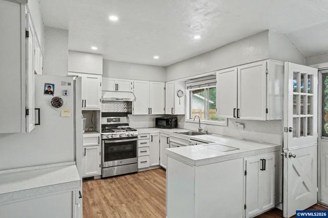 6995 River Rd NE, Keizer, OR 97303