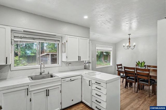 6995 River Rd NE, Keizer, OR 97303