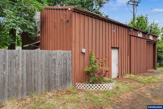 6995 River Rd NE, Keizer, OR 97303