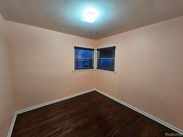 1501 N SILVERY Lane, Dearborn, MI 48128