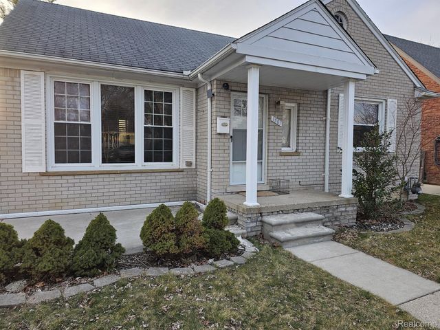 1501 N SILVERY Lane, Dearborn, MI 48128