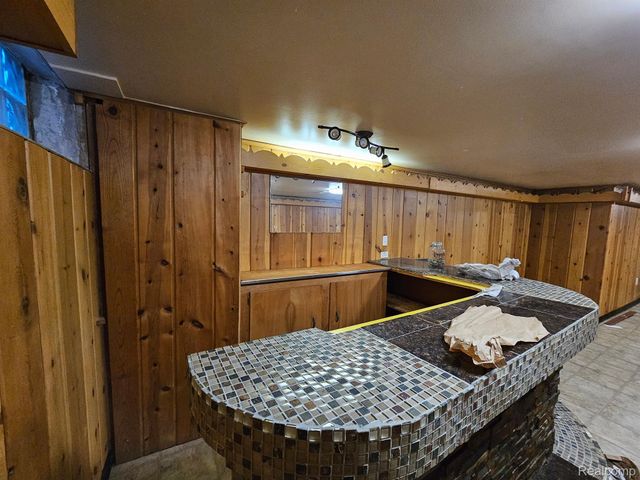 1501 N SILVERY Lane, Dearborn, MI 48128