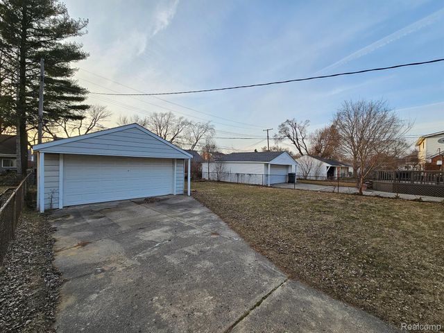 1501 N SILVERY Lane, Dearborn, MI 48128