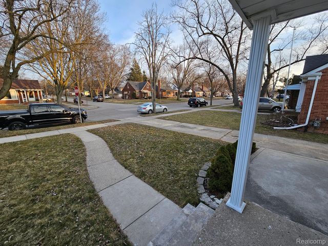 1501 N SILVERY Lane, Dearborn, MI 48128