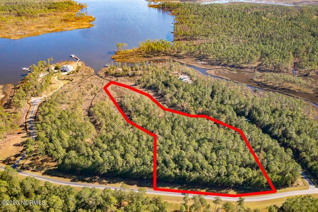 30 Paradox Point Drive, Aurora, NC 27806