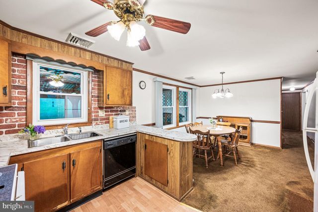 1505 HARVEY LN, Pottstown, PA 19465