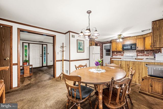 1505 HARVEY LN, Pottstown, PA 19465