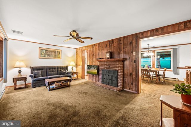 1505 HARVEY LN, Pottstown, PA 19465