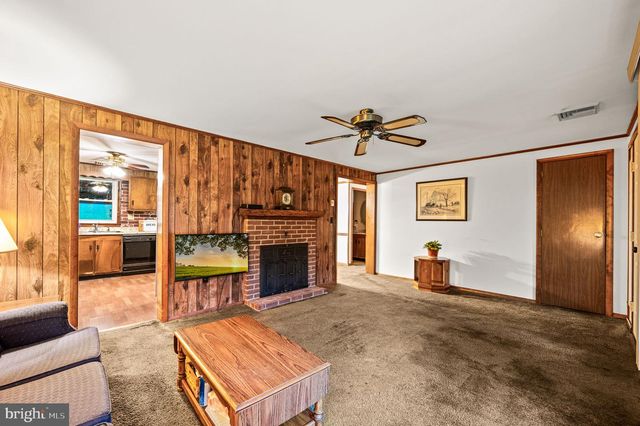 1505 HARVEY LN, Pottstown, PA 19465