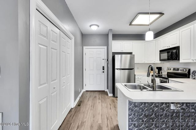 608 W Brown Street Apt F, Southport, NC 28461