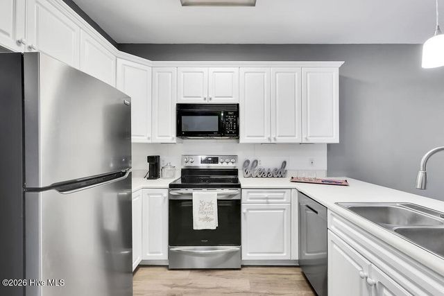 608 W Brown Street Apt F, Southport, NC 28461