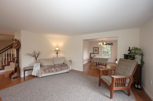 13 Jump Lane, Hudson, NH 03051