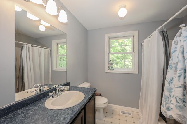 13 Jump Lane, Hudson, NH 03051