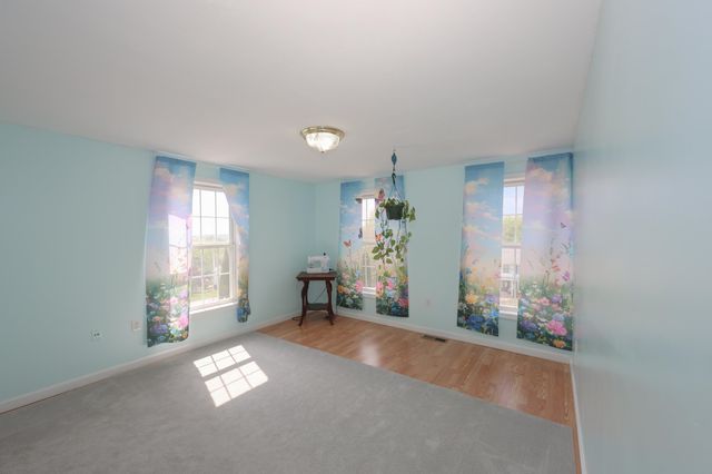 13 Jump Lane, Hudson, NH 03051