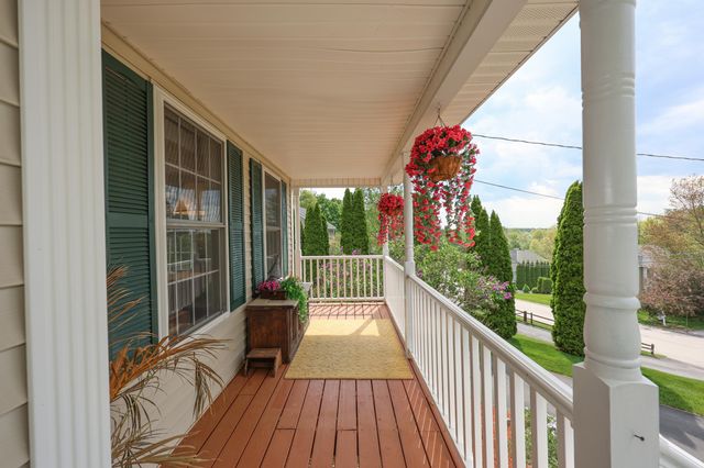 13 Jump Lane, Hudson, NH 03051