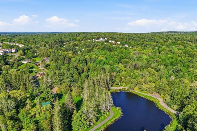13 Jump Lane, Hudson, NH 03051