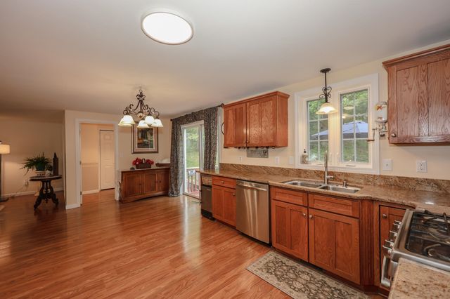 13 Jump Lane, Hudson, NH 03051
