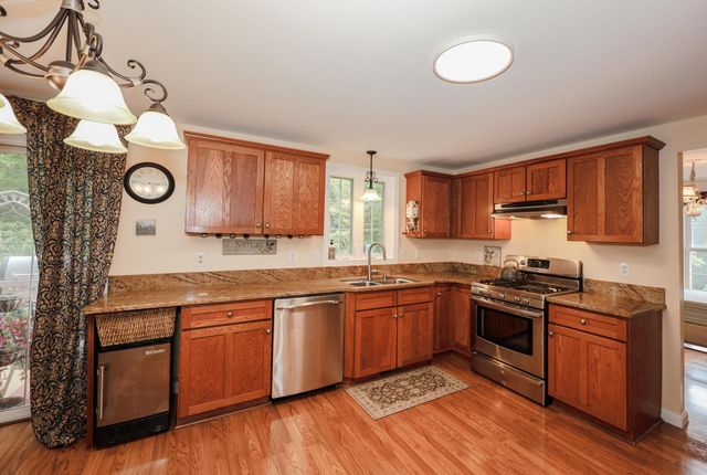 13 Jump Lane, Hudson, NH 03051