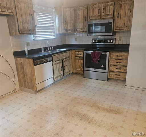 3113 Ashby Road, St Louis, MO 63074