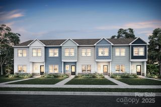 1978 W Davidson Avenue, Gastonia, NC 28052