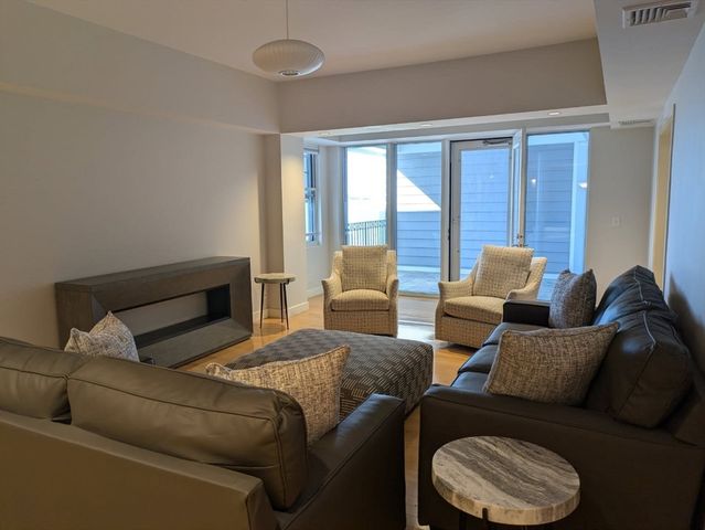 550 Pleassant Street 404, Winthrop, MA 02152