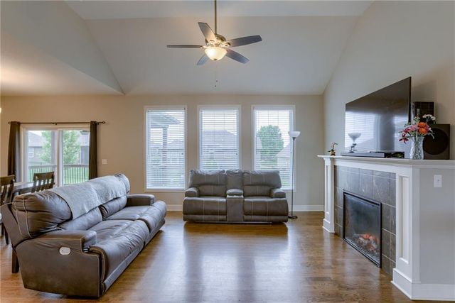 14145 Amanda Lane, Basehor, KS 66007