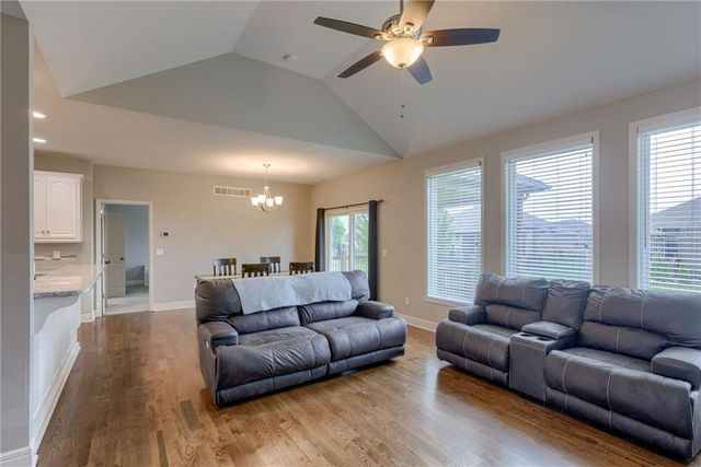 14145 Amanda Lane, Basehor, KS 66007