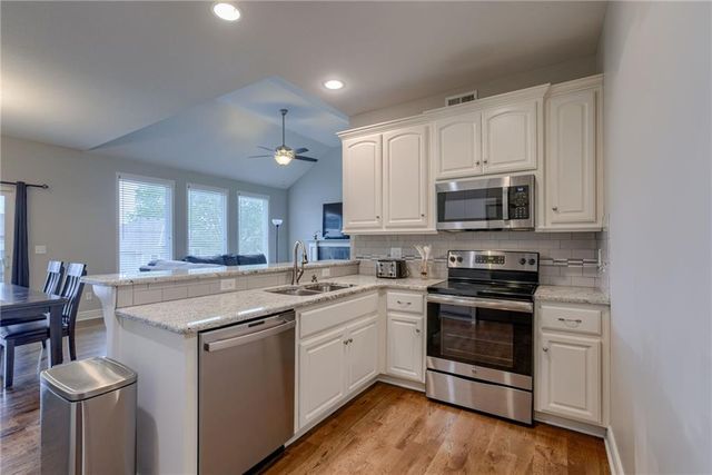 14145 Amanda Lane, Basehor, KS 66007