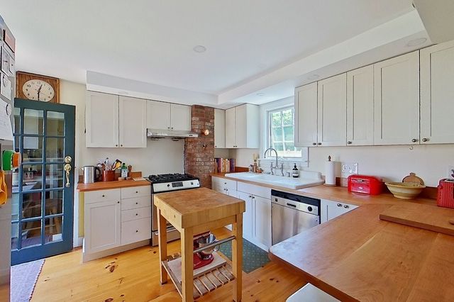 12 Sherman Street, Newport, RI 02840