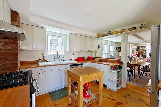 12 Sherman Street, Newport, RI 02840