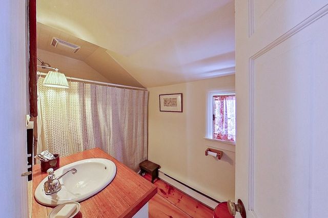 12 Sherman Street, Newport, RI 02840