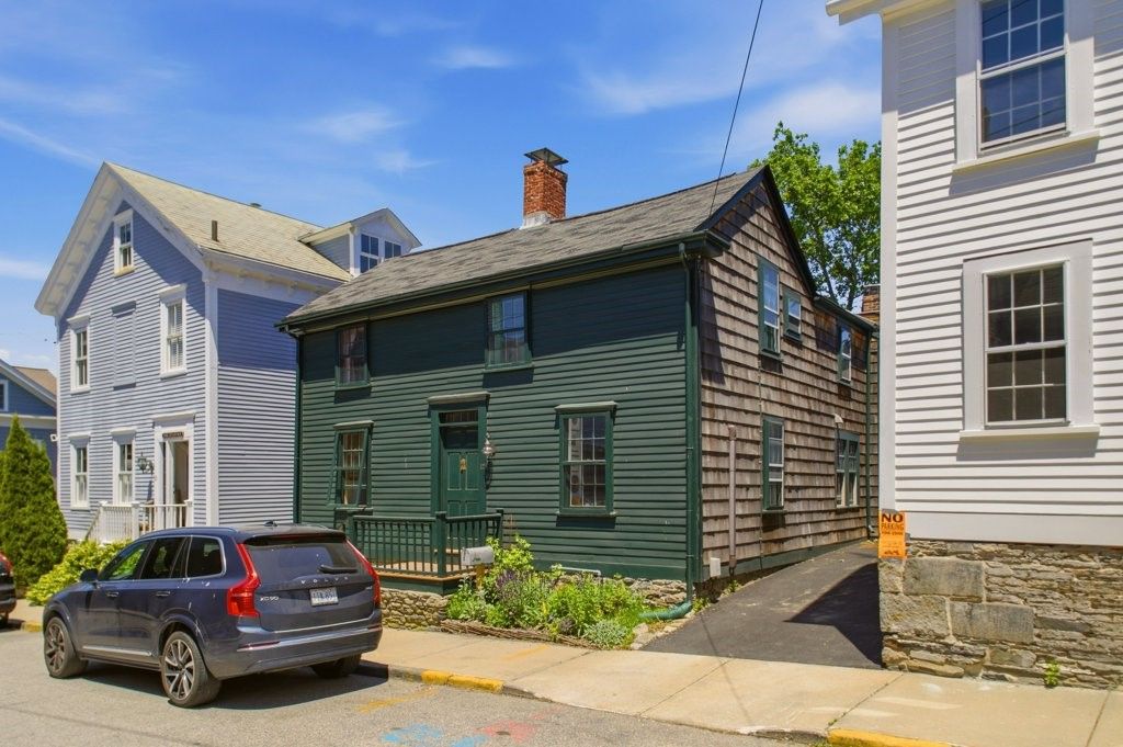 12 Sherman Street, Newport, RI 02840