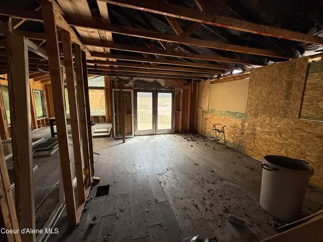 1920 E Meadow Ln, Post Falls, ID 83854