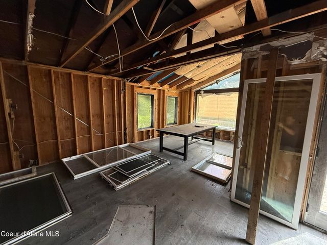 1920 E Meadow Ln, Post Falls, ID 83854