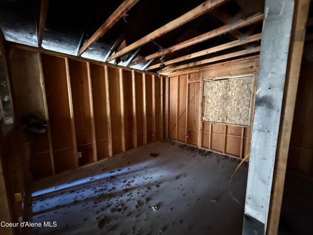 1920 E Meadow Ln, Post Falls, ID 83854
