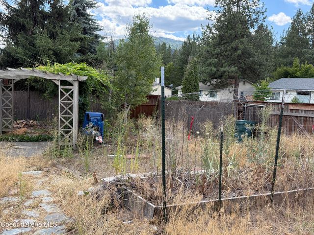 1920 E Meadow Ln, Post Falls, ID 83854