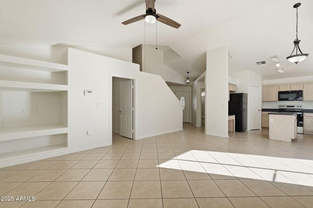 2061 E APPALOOSA Road, Gilbert, AZ 85296