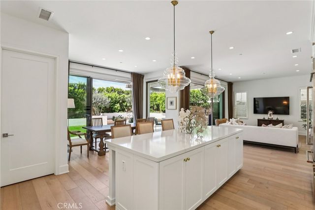 103 Villa Ridge, Irvine, CA 92602