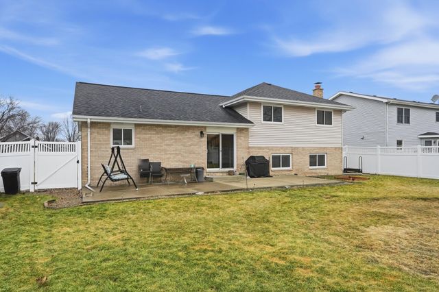 7215 Starling Drive, Schererville, IN 46375