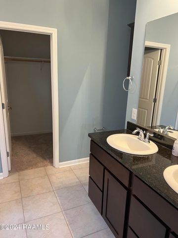 101 Abbeywood Court, Youngsville, LA 70592