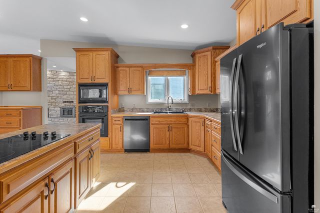 2806 Tatarrax Drive, Manhattan, KS 66502