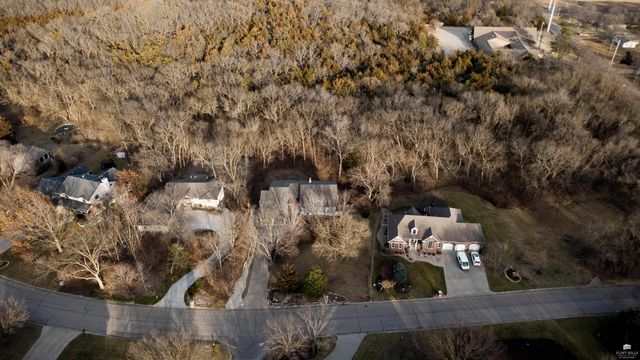 2806 Tatarrax Drive, Manhattan, KS 66502