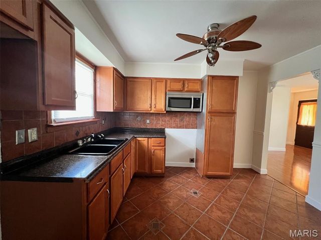 2005 Louise Avenue, Cahokia, IL 62206