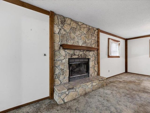 319 W Tomahawk St, Kechi, KS 67067