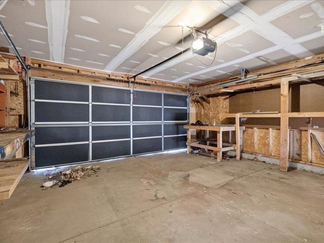 319 W Tomahawk St, Kechi, KS 67067
