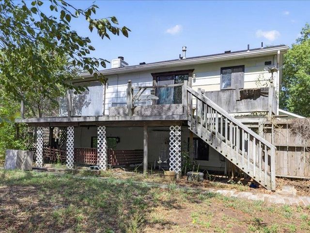 319 W Tomahawk St, Kechi, KS 67067