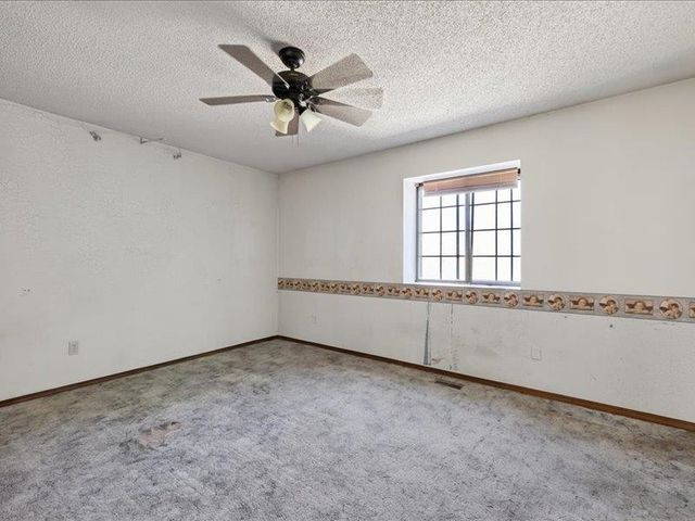 319 W Tomahawk St, Kechi, KS 67067